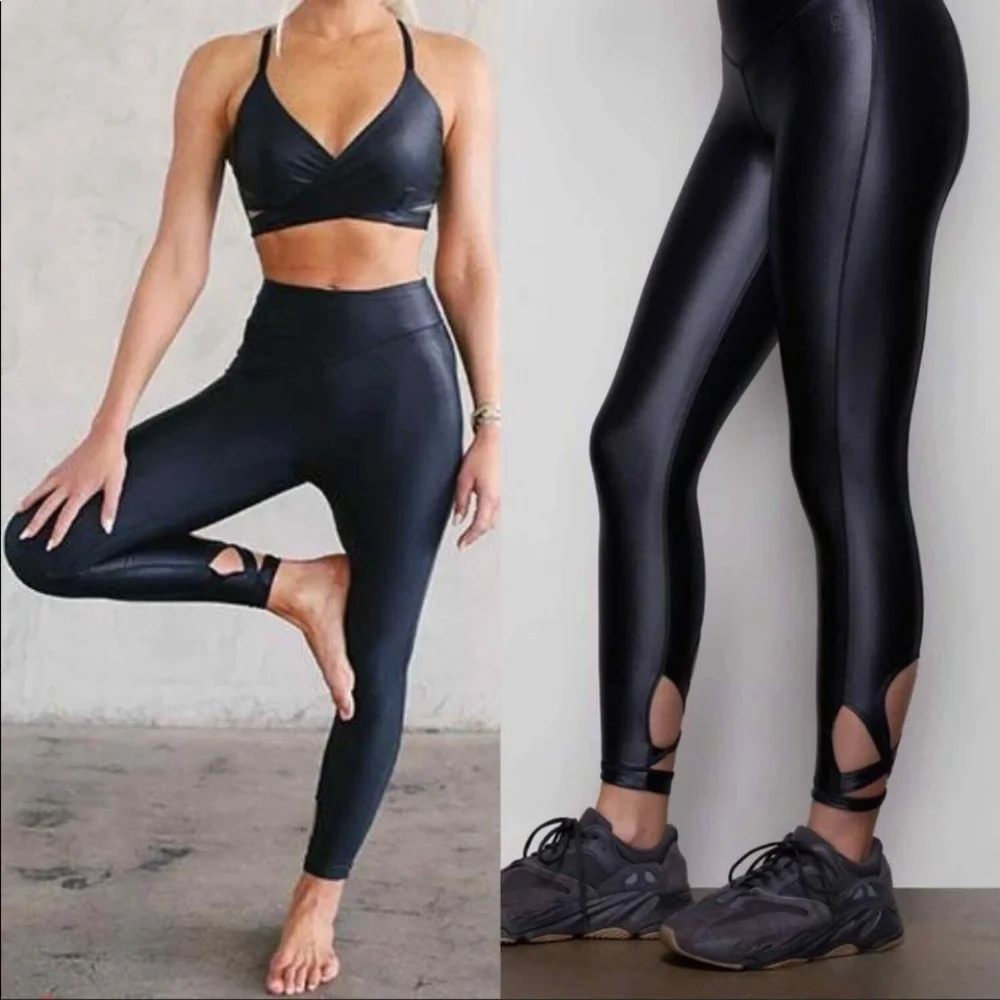 Good American Liquid Cross Over Faux Leather Leggings Black NWT 2 High Rise - Picture 6 of 7